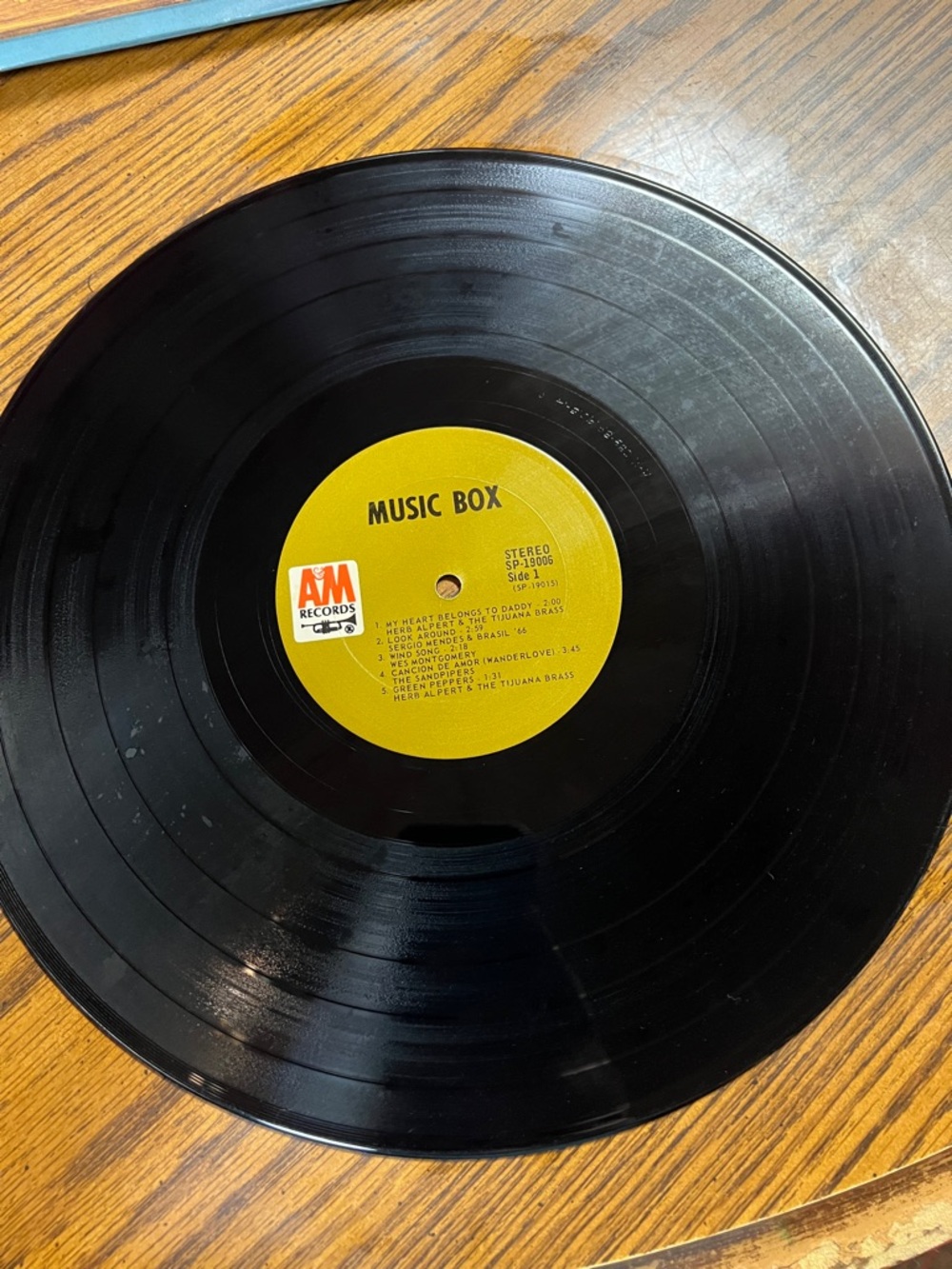 Vintage Music Box Vinyl Album Cover - Blue & Brown Artwork - Picture 3 of 4